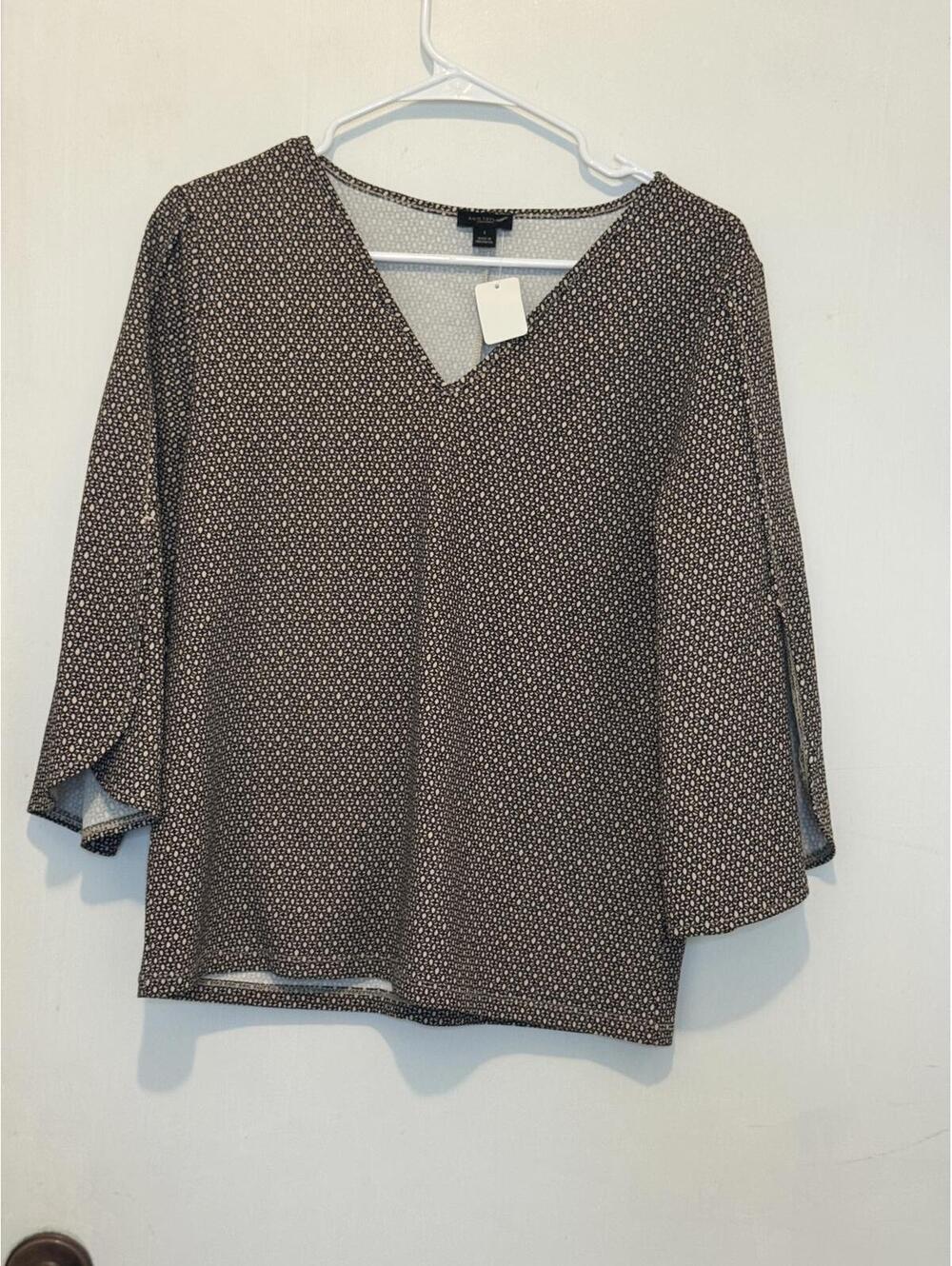 Ann Taylor Factory Women's Brown Patterned V-Neck Blouse with Split Sleeves, S